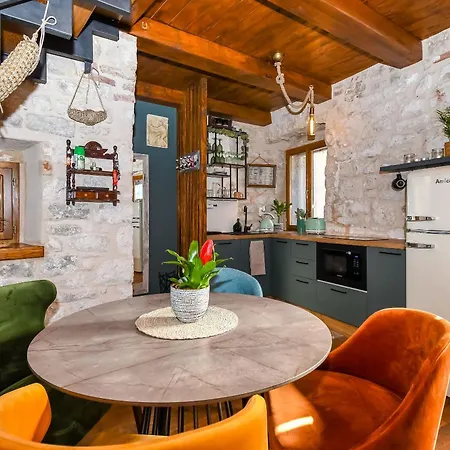 House Morski Brk Трогир