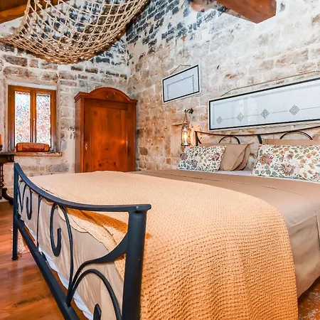 House Morski Brk Дом отдыха Трогир